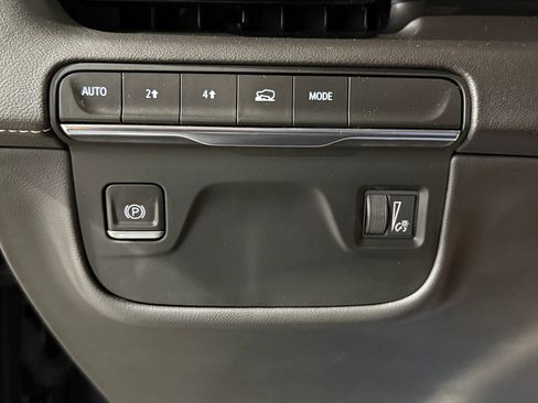 Certified 2023 Cadillac Escalade Premium Luxury image 17