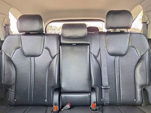 Used 2025 Kia Sorento S image 25