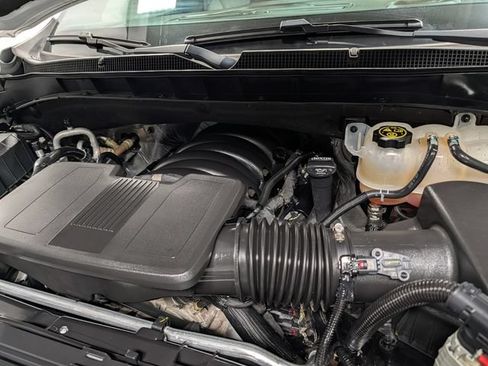Used 2023 Chevrolet Tahoe Z71 w/ Luxury Package AWD/4WD image 33