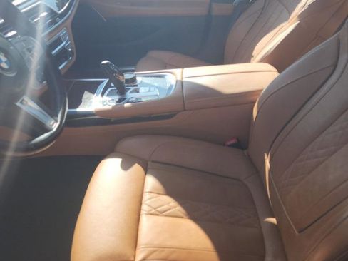 Used 2022 BMW 750i xDrive w/ Executive Package image 16