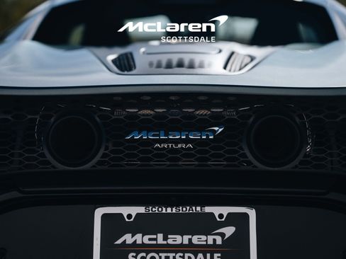 Used 2023 McLaren Artura RWD image 25