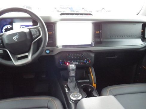 Certified 2022 Ford Bronco Badlands w/ Sasquatch Package image 2