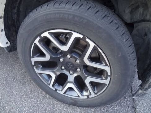 Used 2025 RAM 1500 Laramie image 15