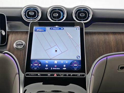 Certified 2025 Mercedes-Benz GLC 300 GLC 300 image 38