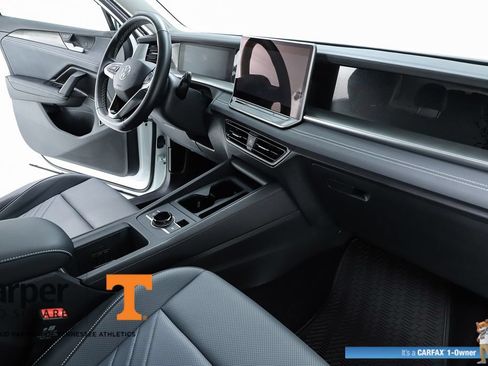 Used 2025 Volkswagen Tiguan SE w/ Panoramic Sunroof Package AWD/4WD image 72