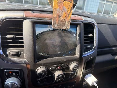 Used 2018 RAM 1500 Laramie image 9