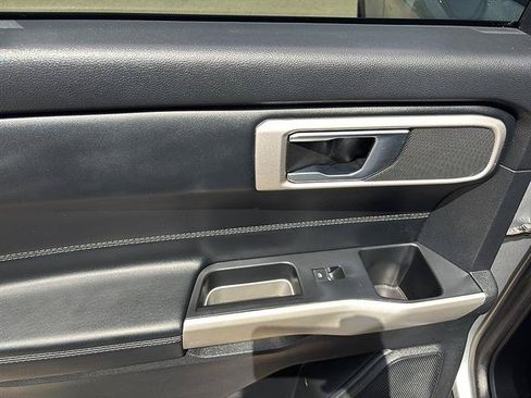 Certified 2020 Ford Explorer XLT w/ Equipment Group 202A AWD/4WD image 17