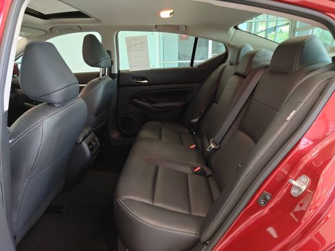Used 2023 Nissan Altima 2.5 SL FWD image 11