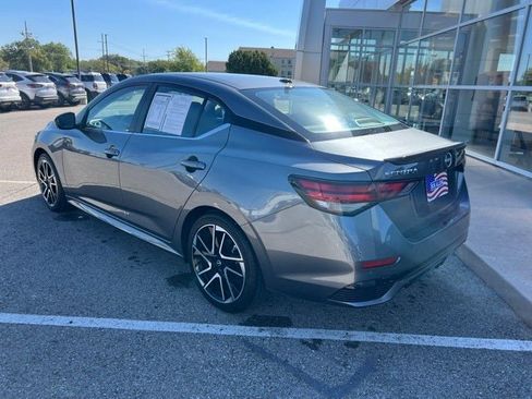 Used 2025 Nissan Sentra SR image 3