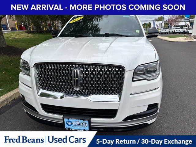 Used 2023 Lincoln Navigator Reserve AWD/4WD image 1
