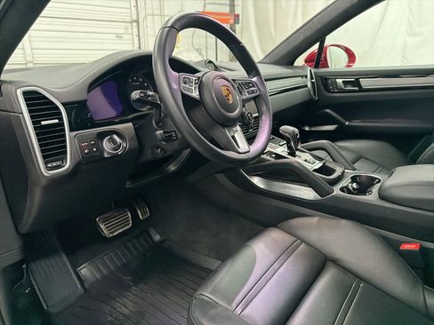 Used 2023 Porsche Cayenne Turbo image 12