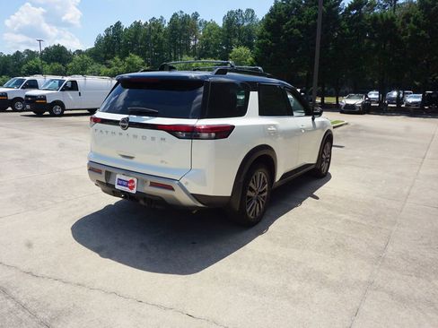 Used 2023 Nissan Pathfinder SL w/ SL Premium Package FWD image 23