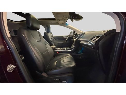 Used 2019 Ford Edge Titanium w/ Equipment Group 301A image 17