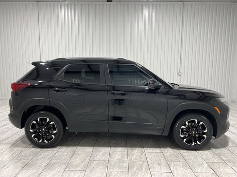 Used 2022 Chevrolet TrailBlazer LT w/ LPO, Blackout Package image 6