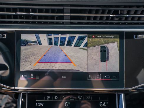 Used 2025 Audi Q8 Prestige image 28