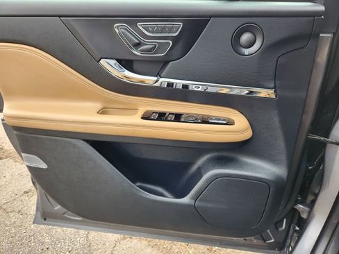 Used 2021 Lincoln Corsair Reserve w/ Equipment Group 201A image 21