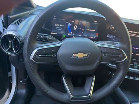 New 2026 Chevrolet Equinox EV LT FWD image 9
