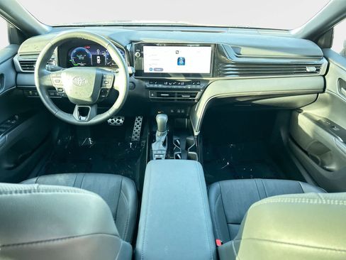 Used 2025 Toyota Camry XSE FWD image 15