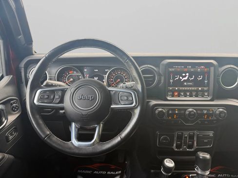 Used 2021 Jeep Wrangler Unlimited Sahara AWD/4WD image 28