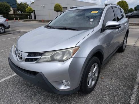 Used 2014 Toyota RAV4 XLE FWD image 2