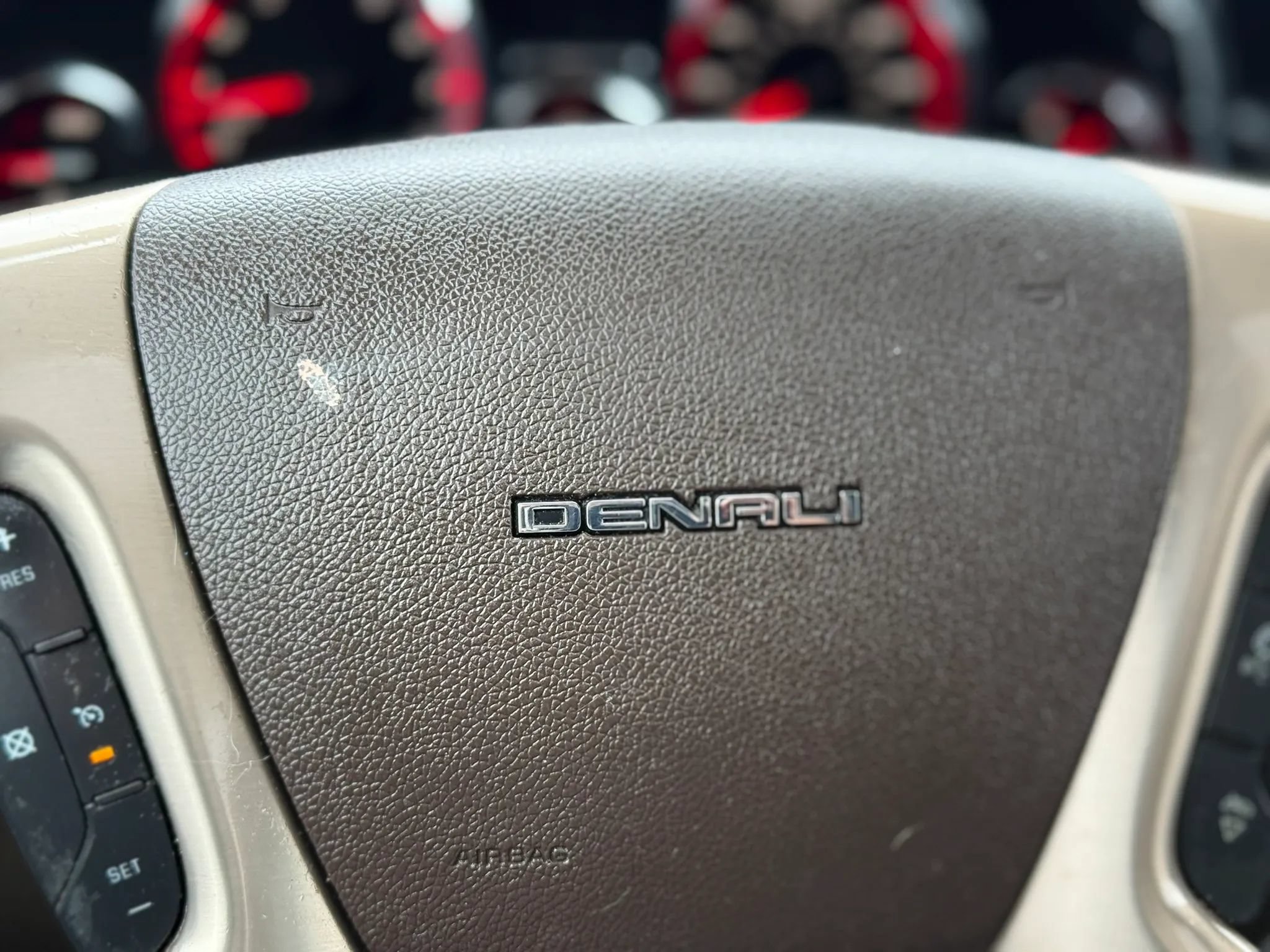 Used 2014 GMC Acadia Denali FWD image 36