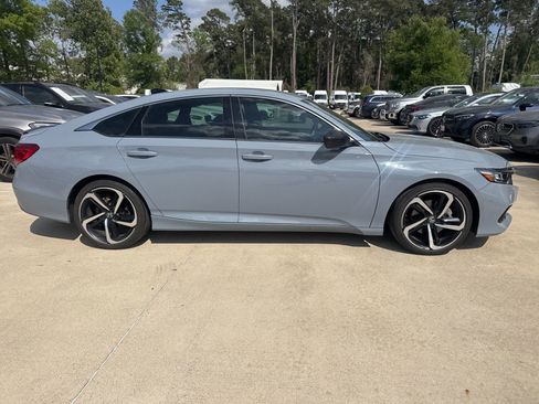Used 2022 Honda Accord Sport image 3