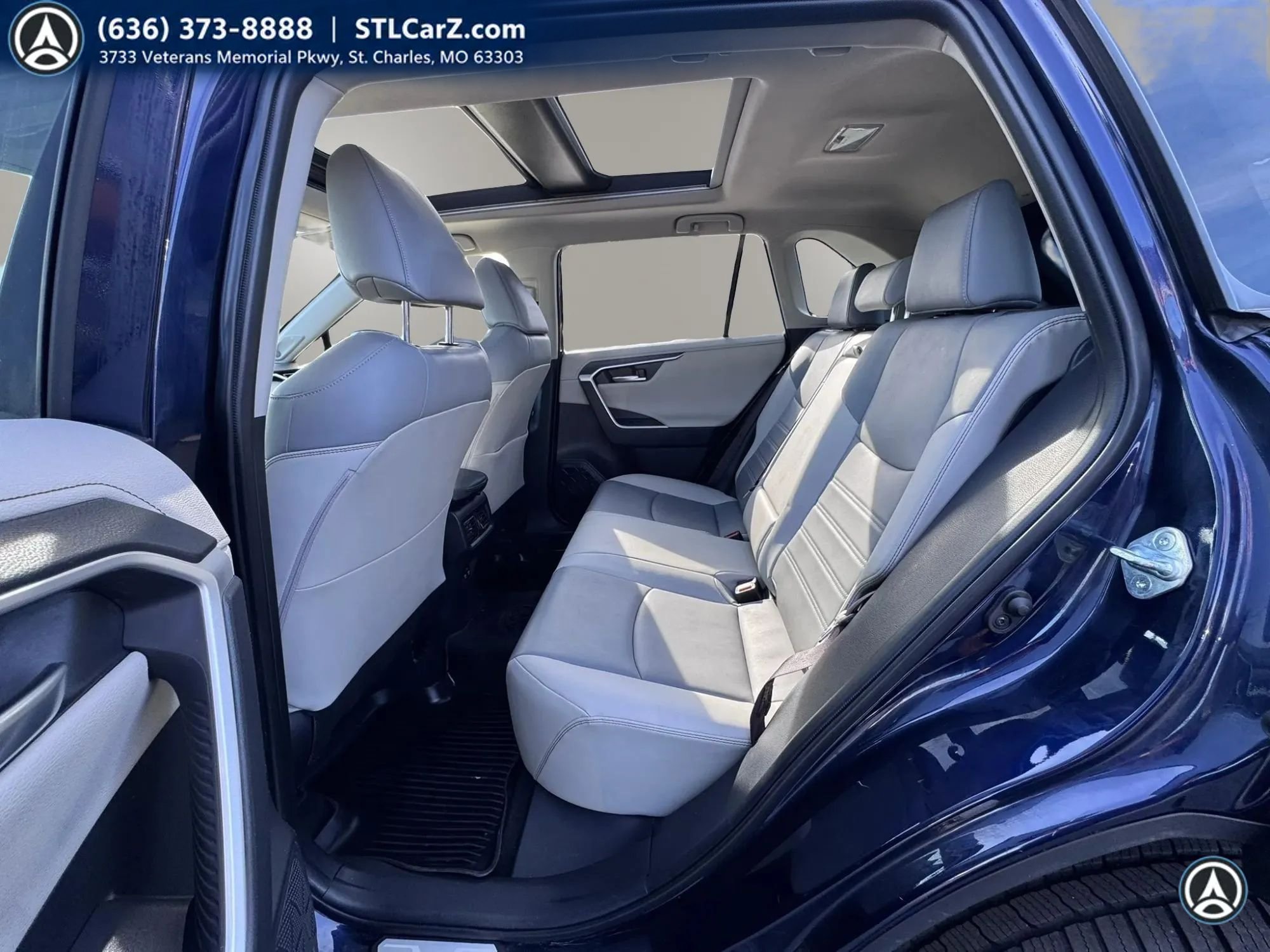 Used 2019 Toyota RAV4 Limited w/ Advanced Technology Package FWD image 11