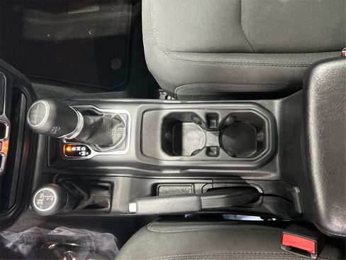 Used 2023 Jeep Gladiator Sport image 13