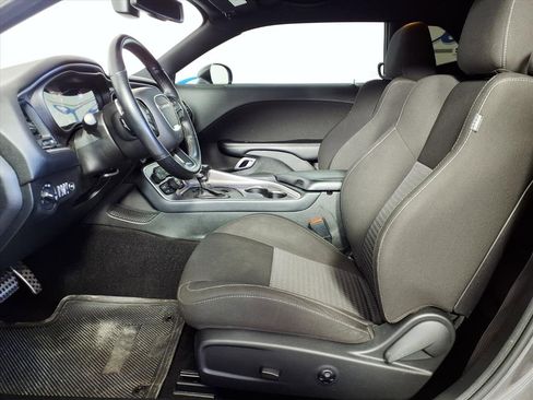 Used 2021 Dodge Challenger R/T w/ Blacktop Package image 8