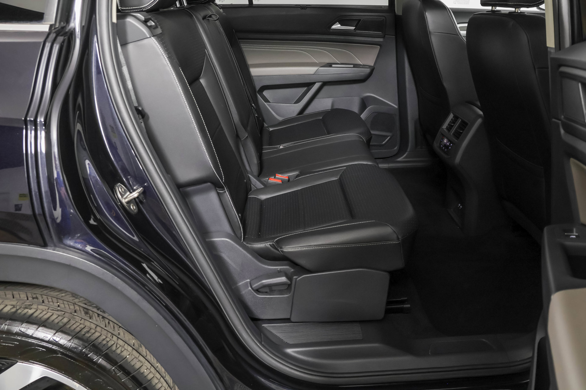 Certified 2023 Volkswagen Atlas SEL AWD/4WD image 43
