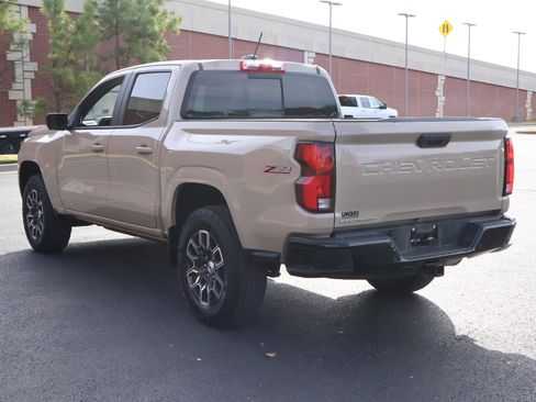 Used 2024 Chevrolet Colorado Z71 w/ Z71 Convenience Package 2 image 7