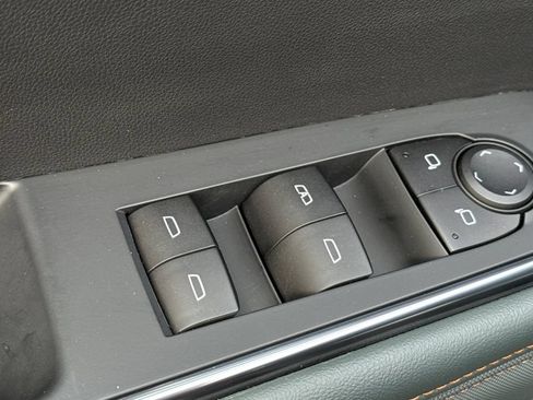 Used 2025 GMC Acadia AT4 AWD/4WD image 12