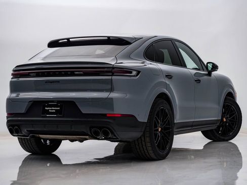 Certified 2025 Porsche Cayenne Coupe image 11