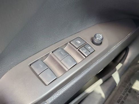 Used 2023 Toyota Camry SE w/ Convenience Package image 24