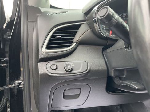 Certified 2019 Chevrolet Trax LT w/ LT Convenience Package image 18