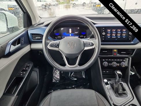 Used 2024 Volkswagen Taos SE image 18