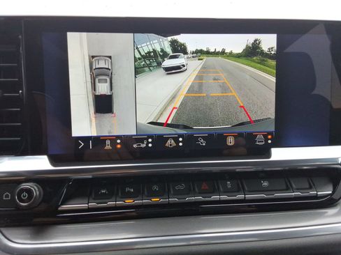Used 2026 Chevrolet Silverado 1500 High Country AWD/4WD image 16