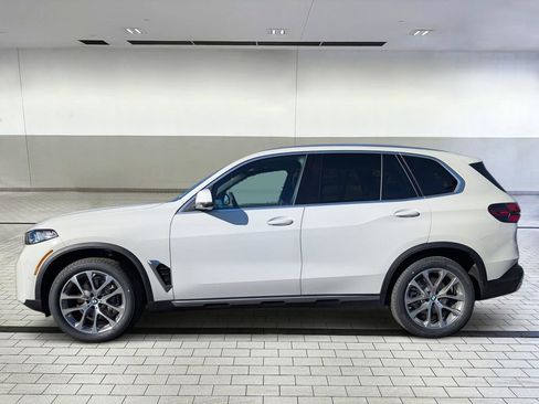 New 2026 BMW X5 xDrive40i w/ Climate Comfort Package image 2