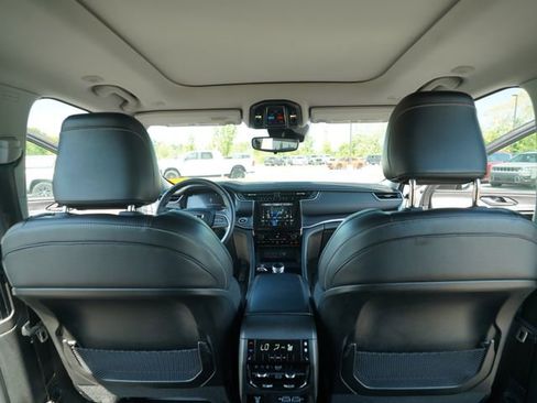 Used 2022 Jeep Grand Cherokee L Limited image 27