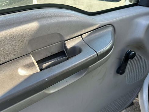 Used 2001 Ford F250 XL image 29