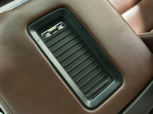 Used 2019 Chevrolet Tahoe Premier AWD/4WD image 11