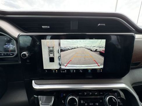 Used 2022 GMC Sierra 1500 Denali w/ Denali Reserve Package image 15