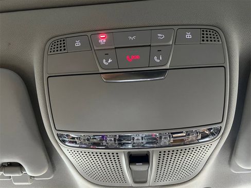 Used 2017 Mercedes-Benz E 300 4MATIC image 37