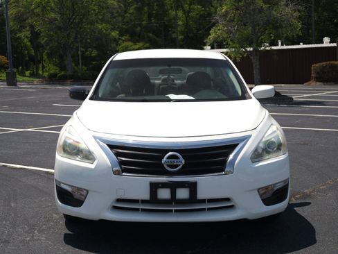 Used 2013 Nissan Altima 2.5 S FWD image 7