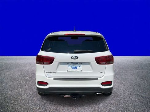 Used 2019 Kia Sorento FWD V6 image 4