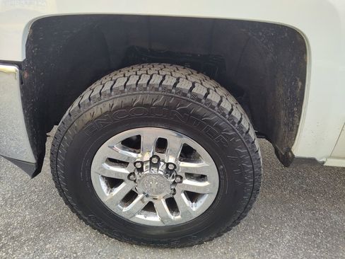 Used 2015 Chevrolet Silverado 2500 LT w/ LT Convenience Package image 24