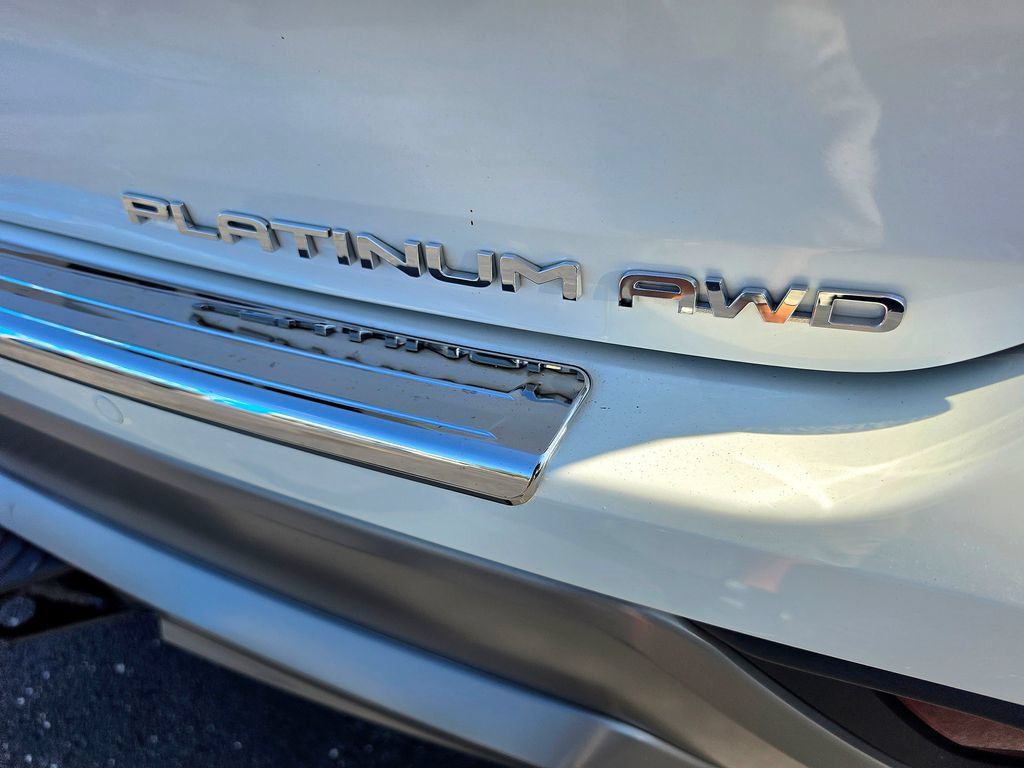 Used 2021 Toyota Highlander Platinum AWD/4WD image 7