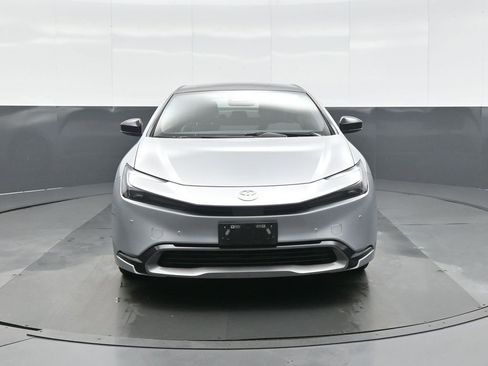 Used 2024 Toyota Prius XLE image 2