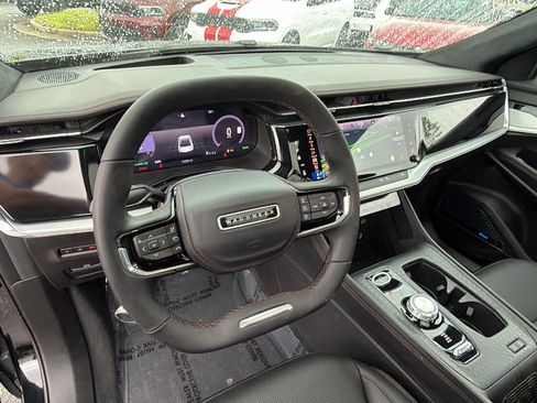 Used 2024 Jeep Wagoneer Launch Edition AWD/4WD image 24