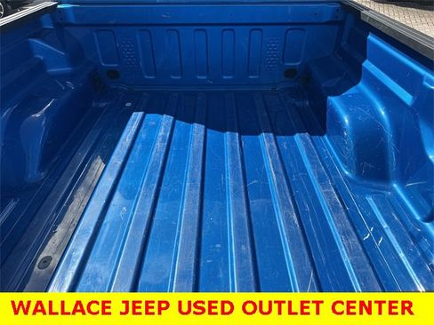 Used 2023 Jeep Gladiator Overland image 9